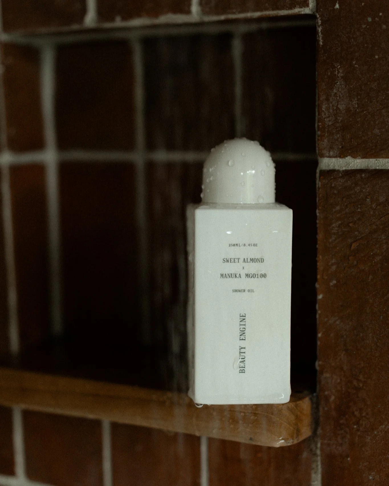 Almond & Manuka Shower Oil - Image 3