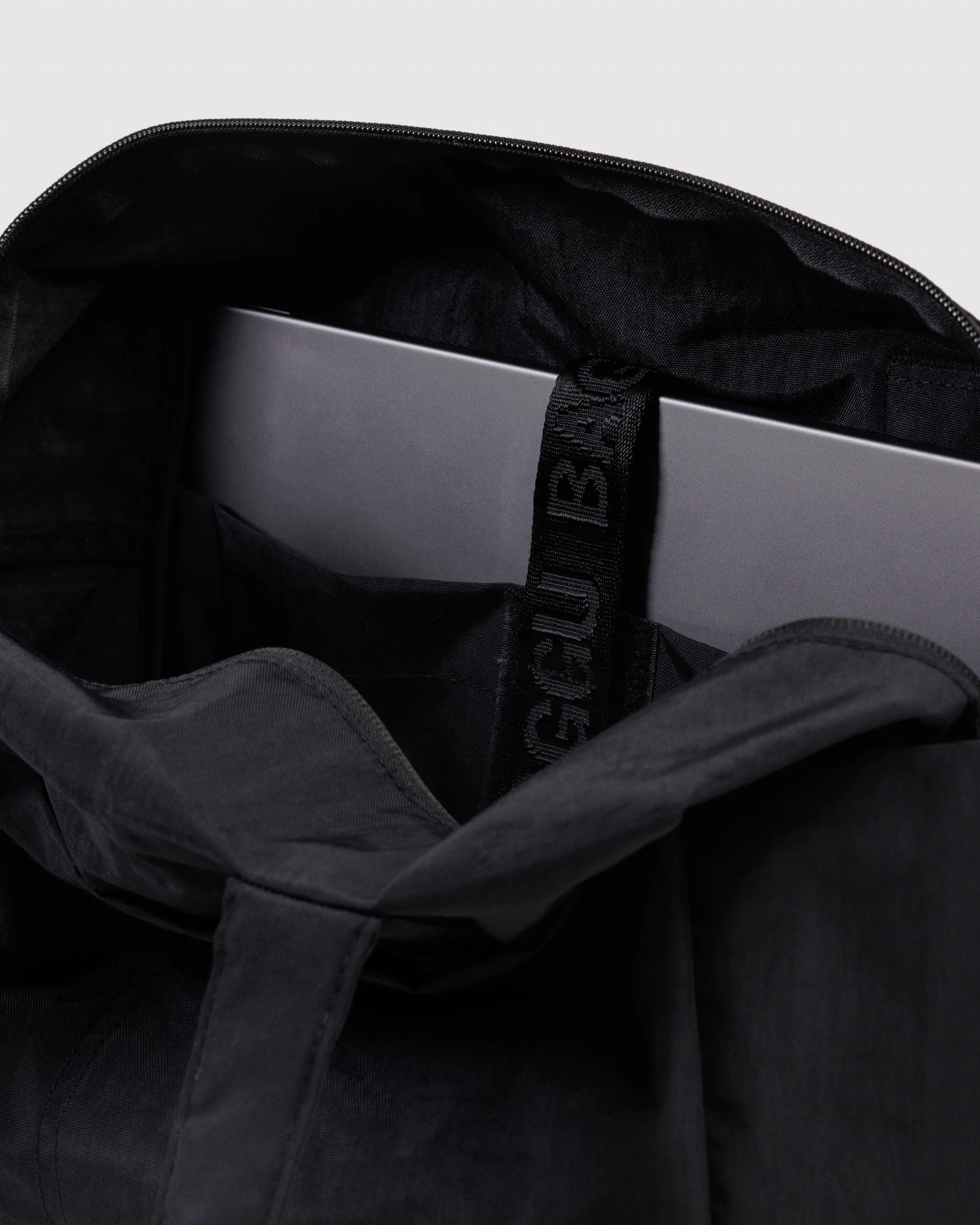 Everyday Cloud Bag - Black - Image 3