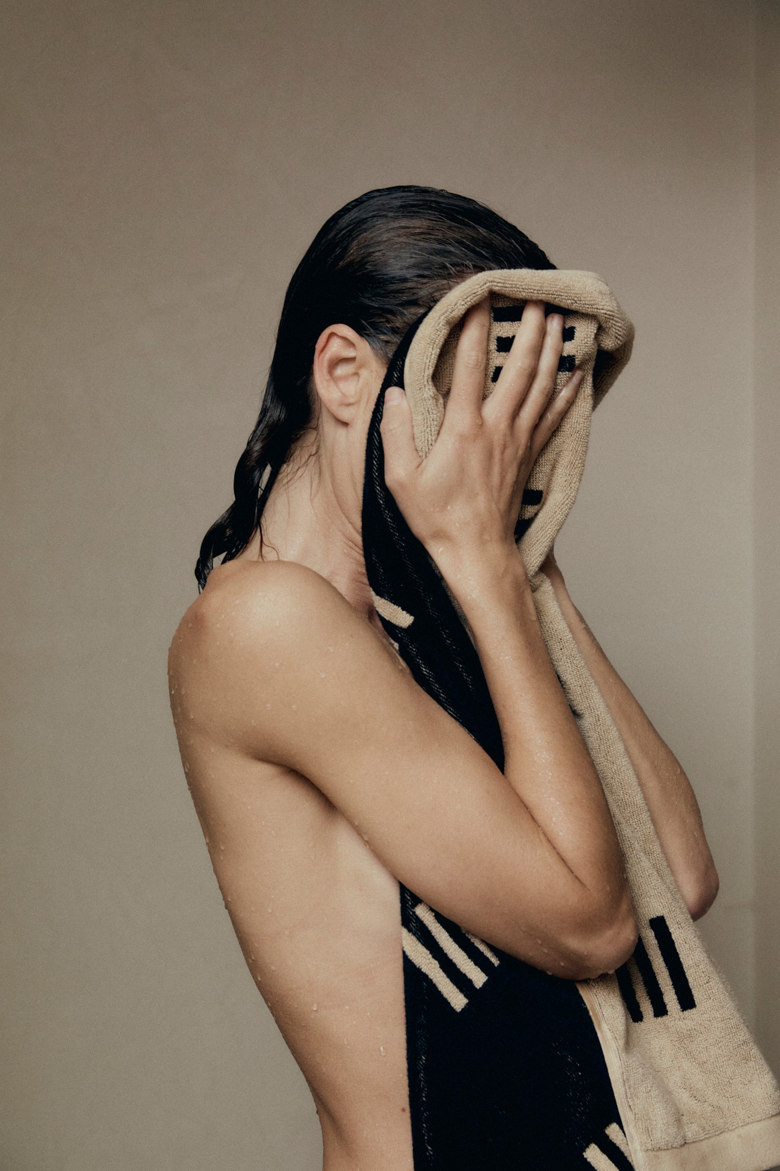 Claremont Bath Towel - Sand & Noir - Image 3