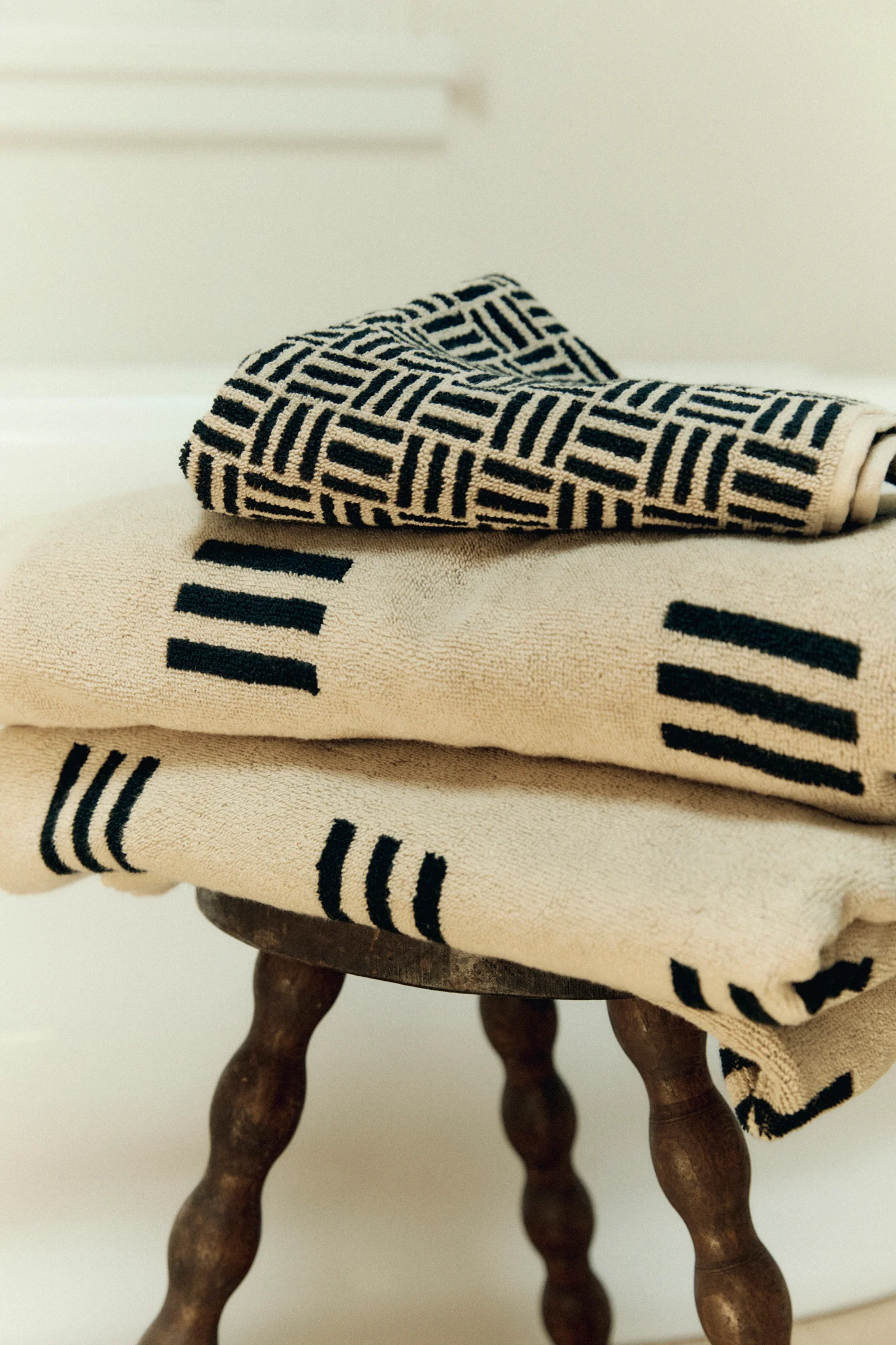 Claremont Bath Towel - Sand & Noir - Image 5