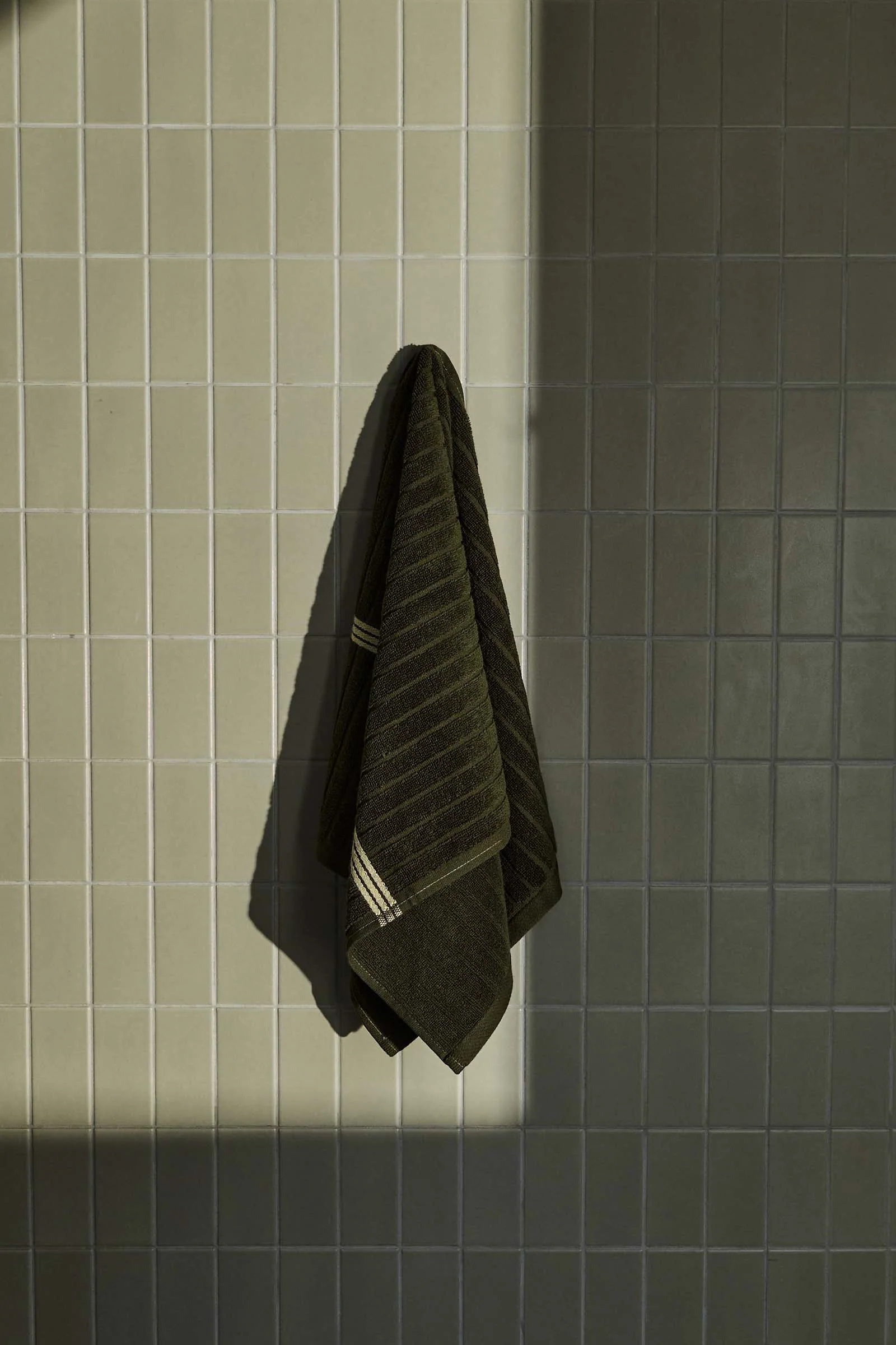 Emerald Hand Towel - Moss - Image 9