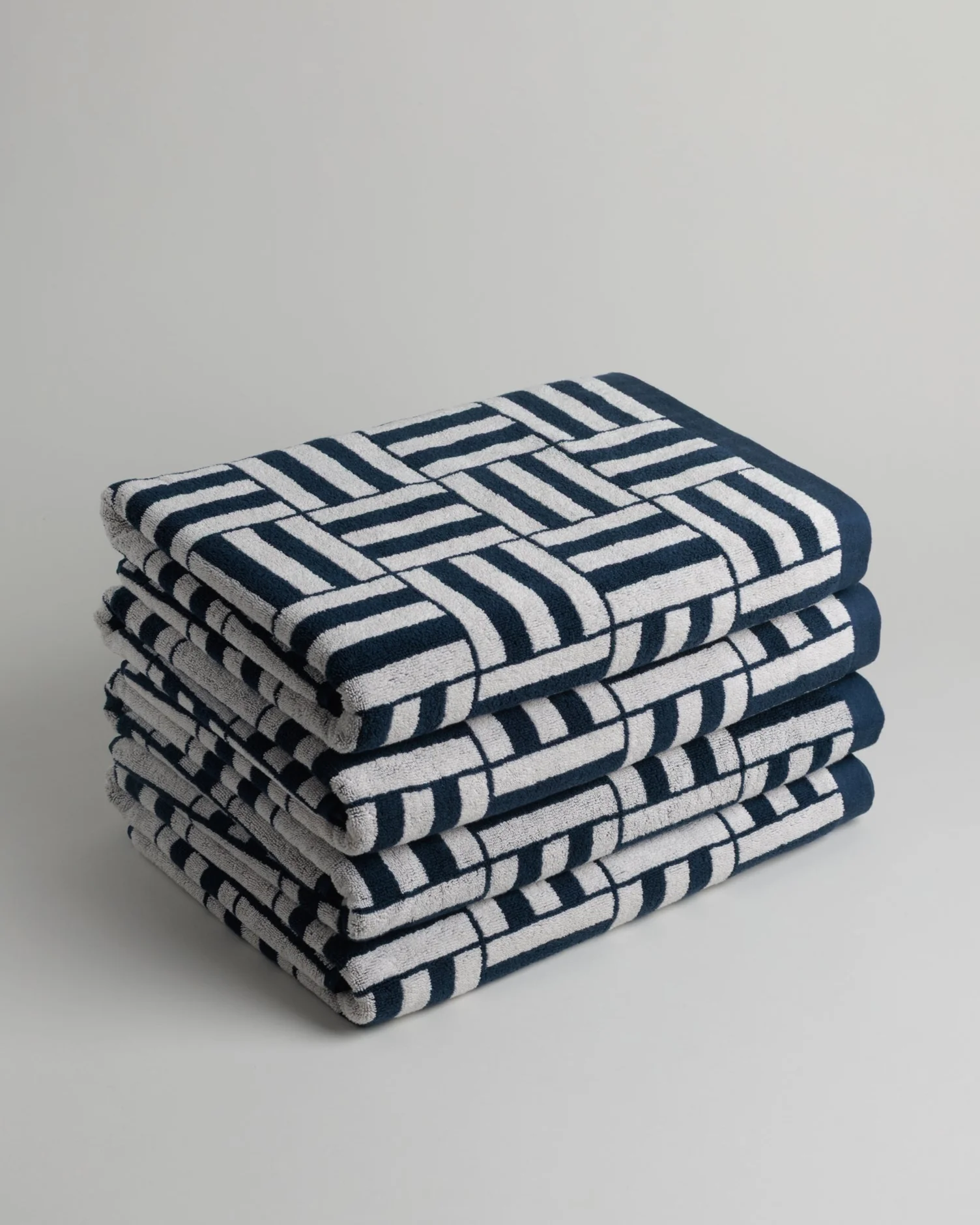 Willis Pool Towel - Obsidian & Stone - Image 9