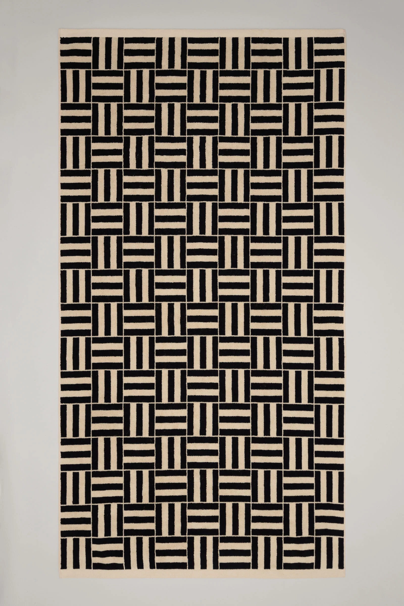 Willis Pool Towel - Sand & Noir - Image 10