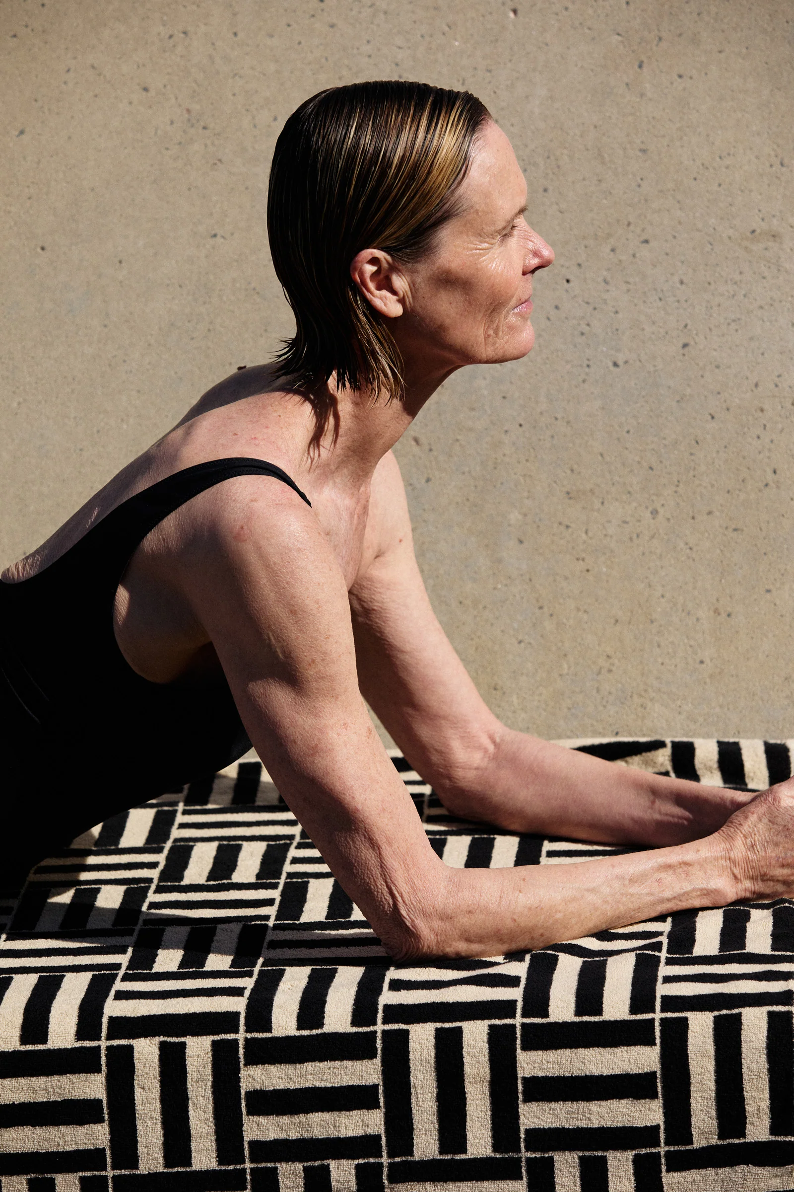 Willis Pool Towel - Sand & Noir - Image 7