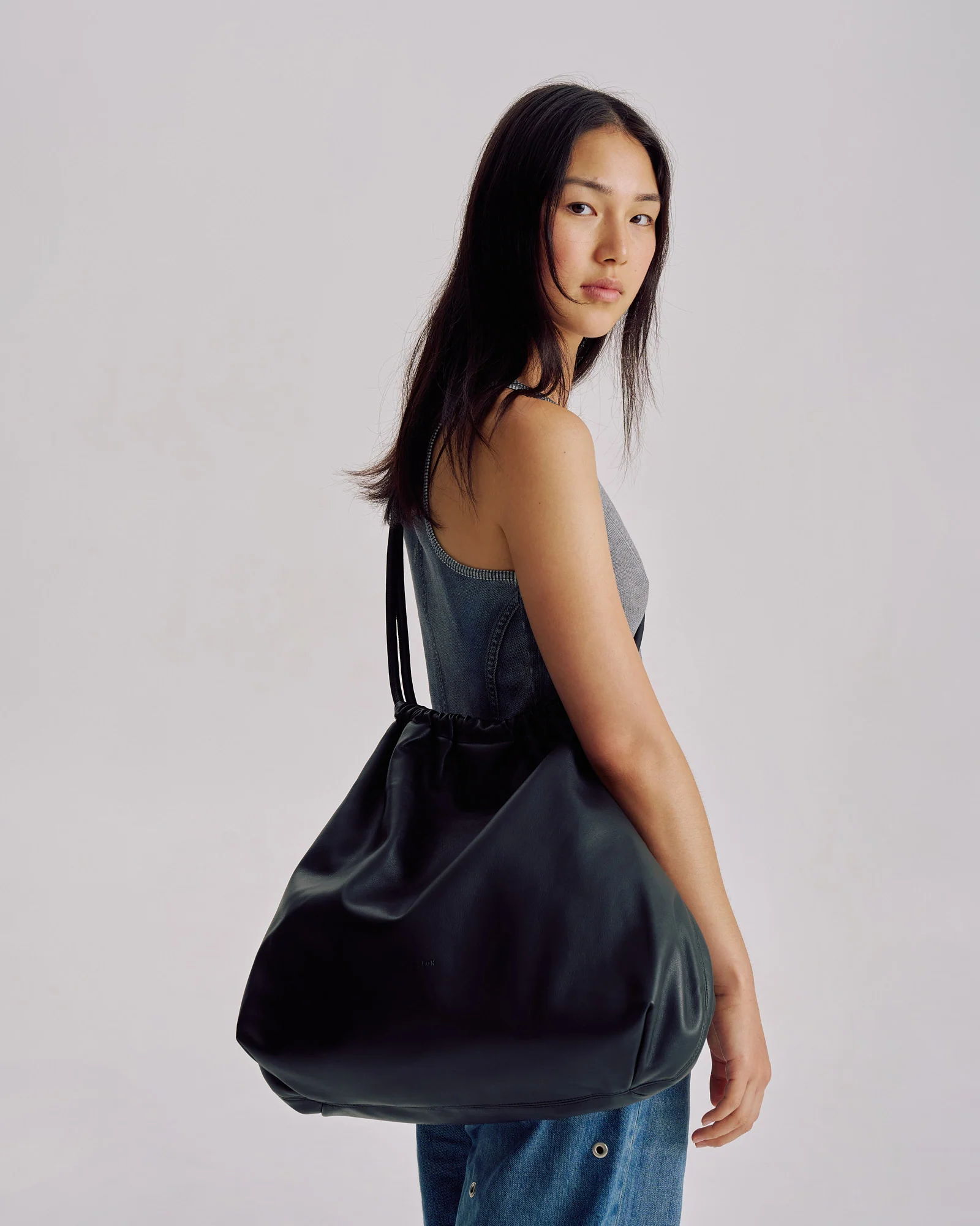Alma XL Bag - Black - Image 2
