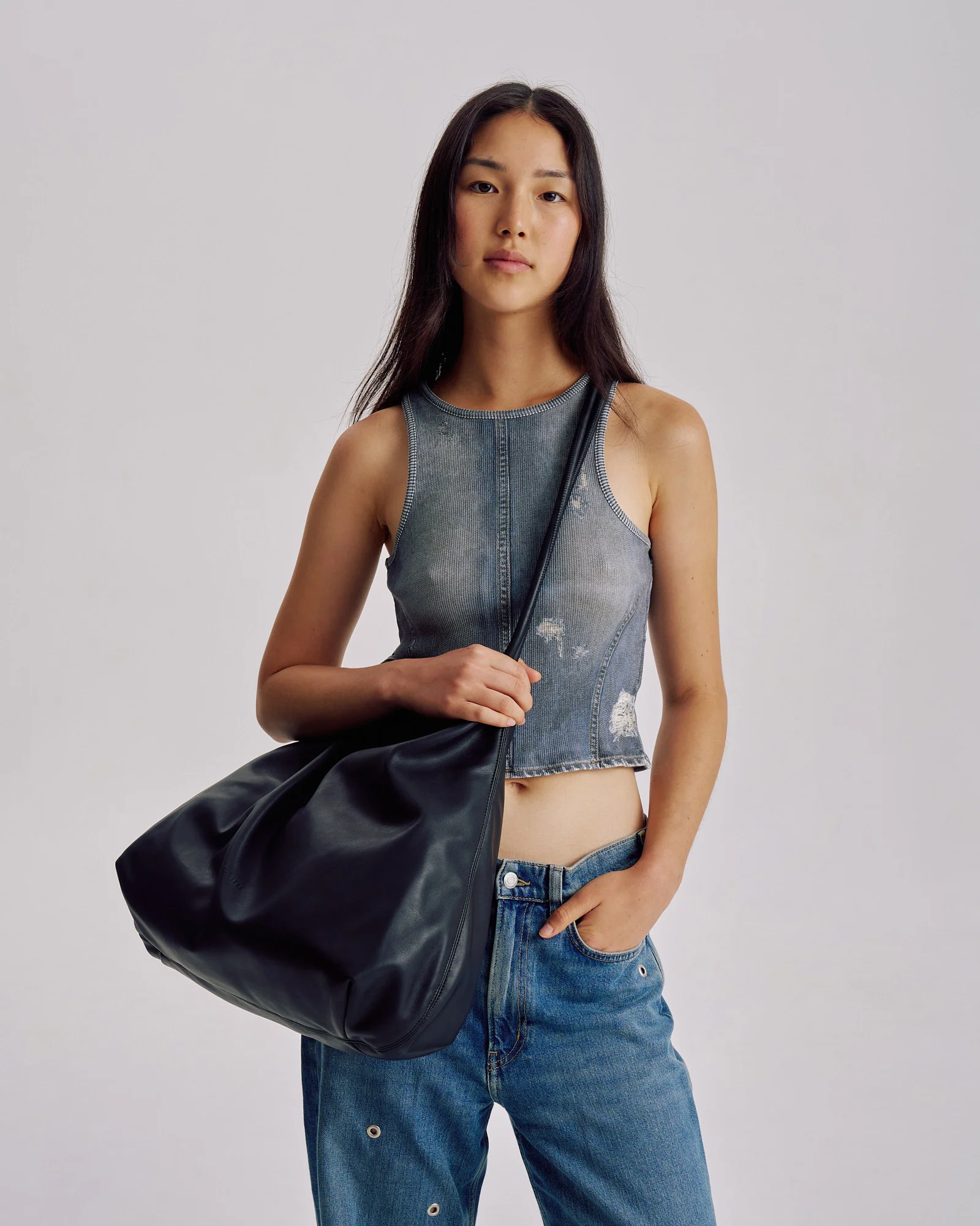 Alma XL Bag - Black - Image 3