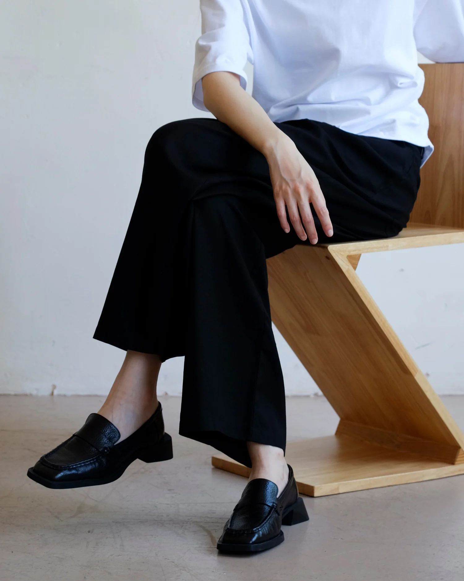 Chelsea Leather Loafer - Black - Image 3