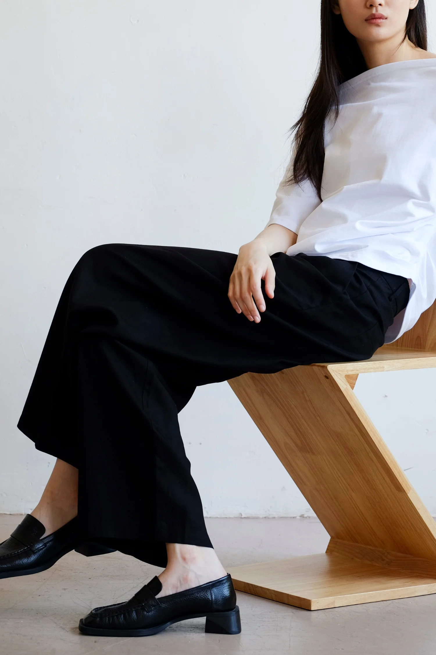 Chelsea Leather Loafer - Black - Image 9
