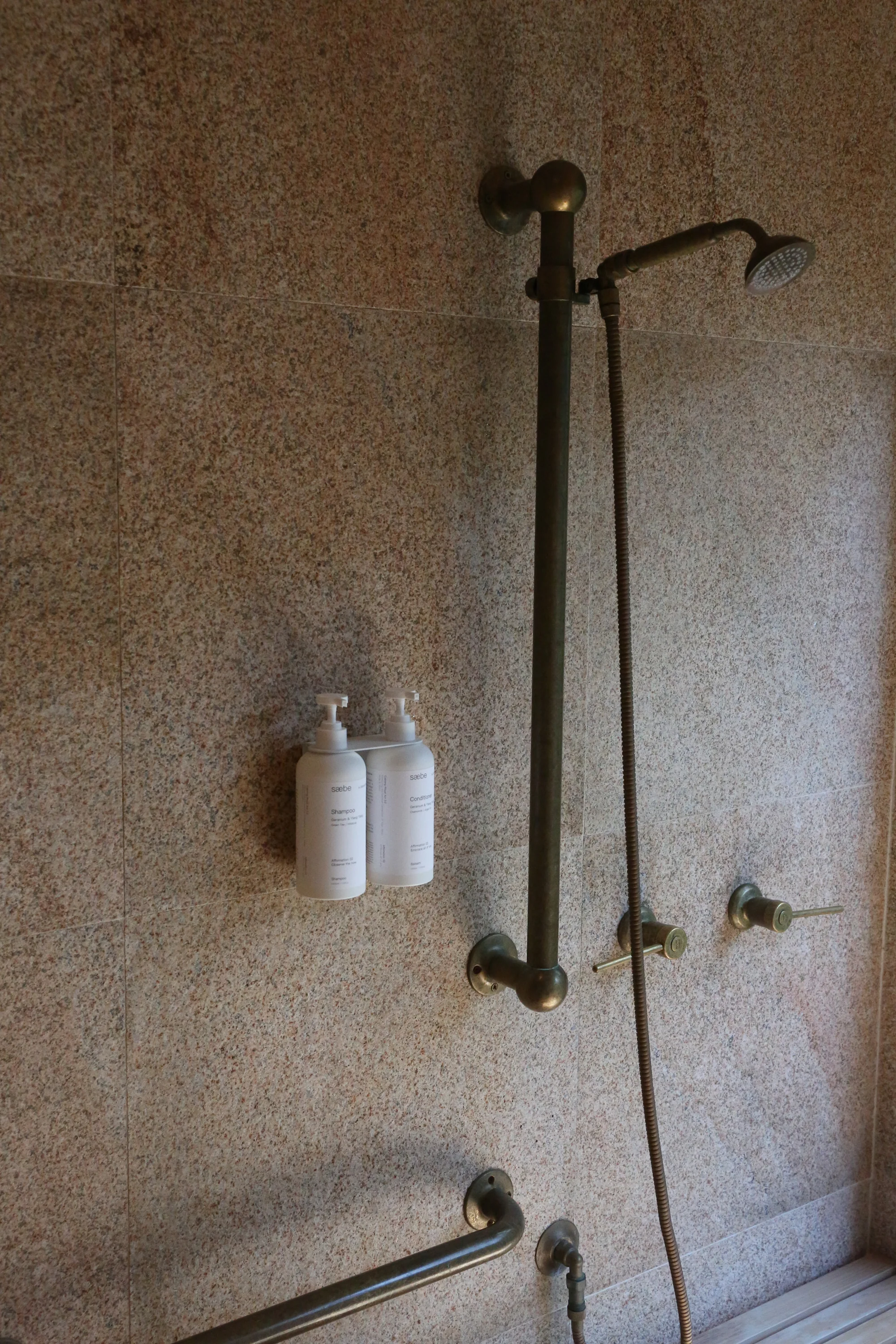 Floating Dual Soap Dispenser Holder - Image 5