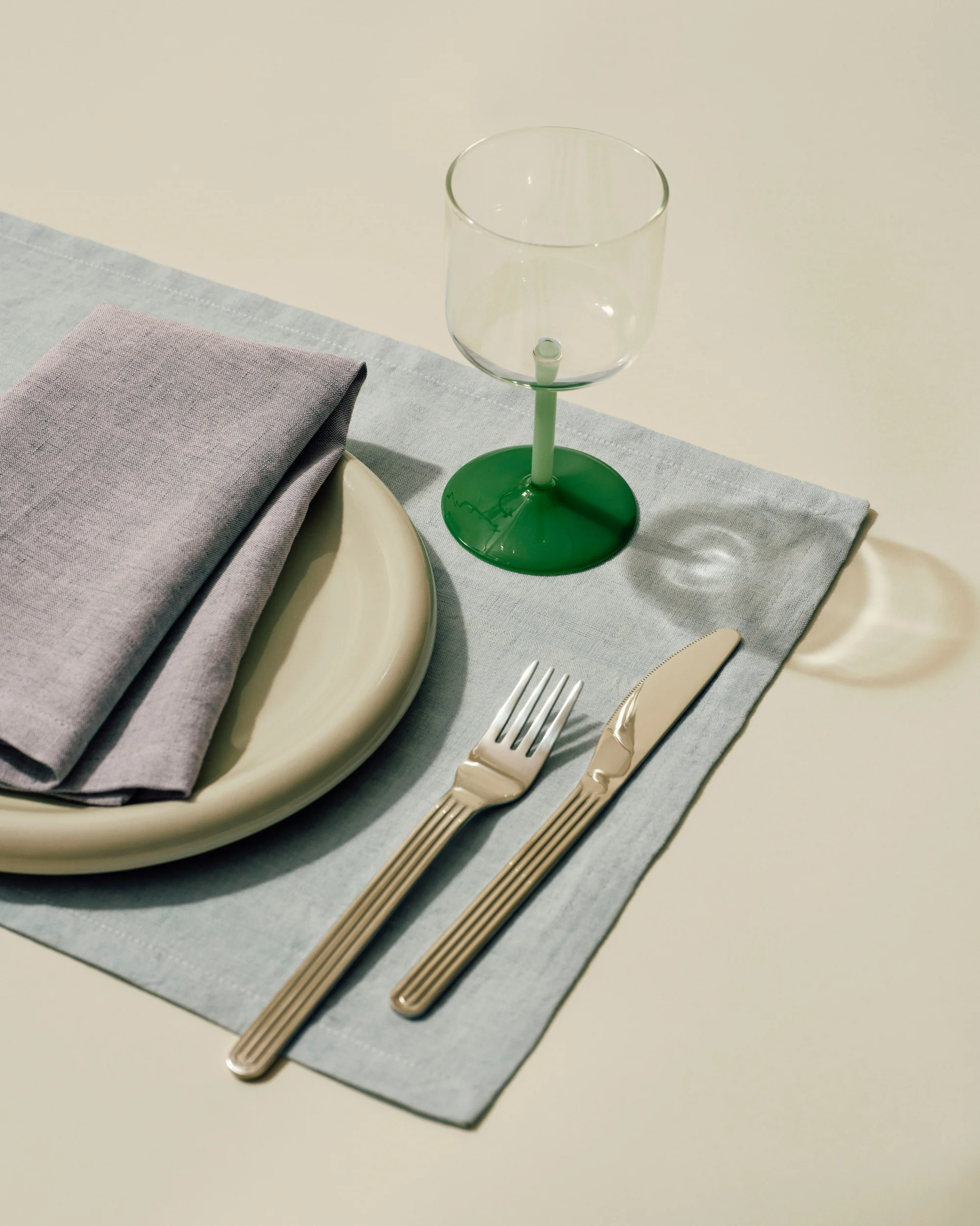 Tint Wine Glass Set - Green - Image 3