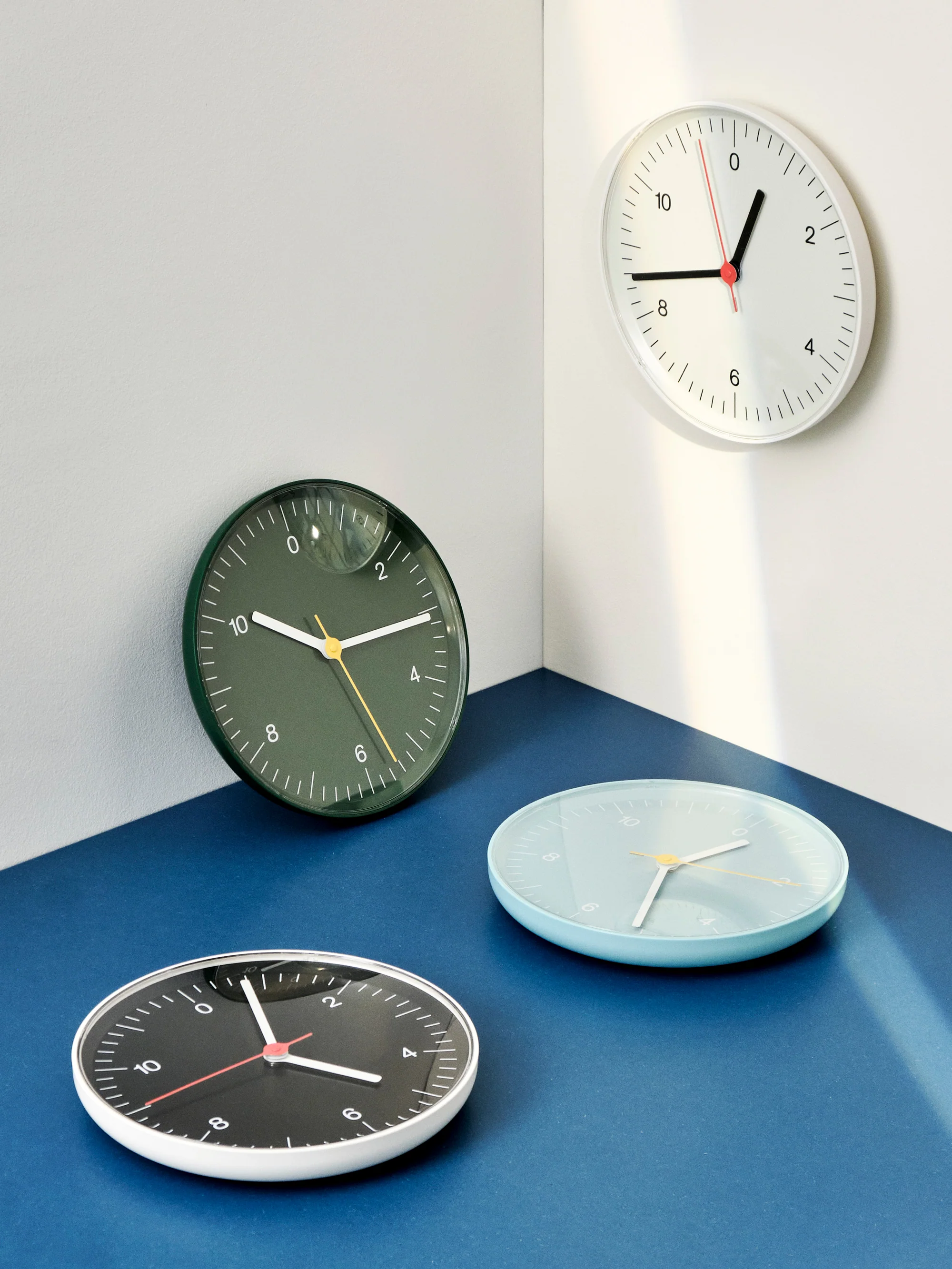 Wall Clock - Black - Image 3