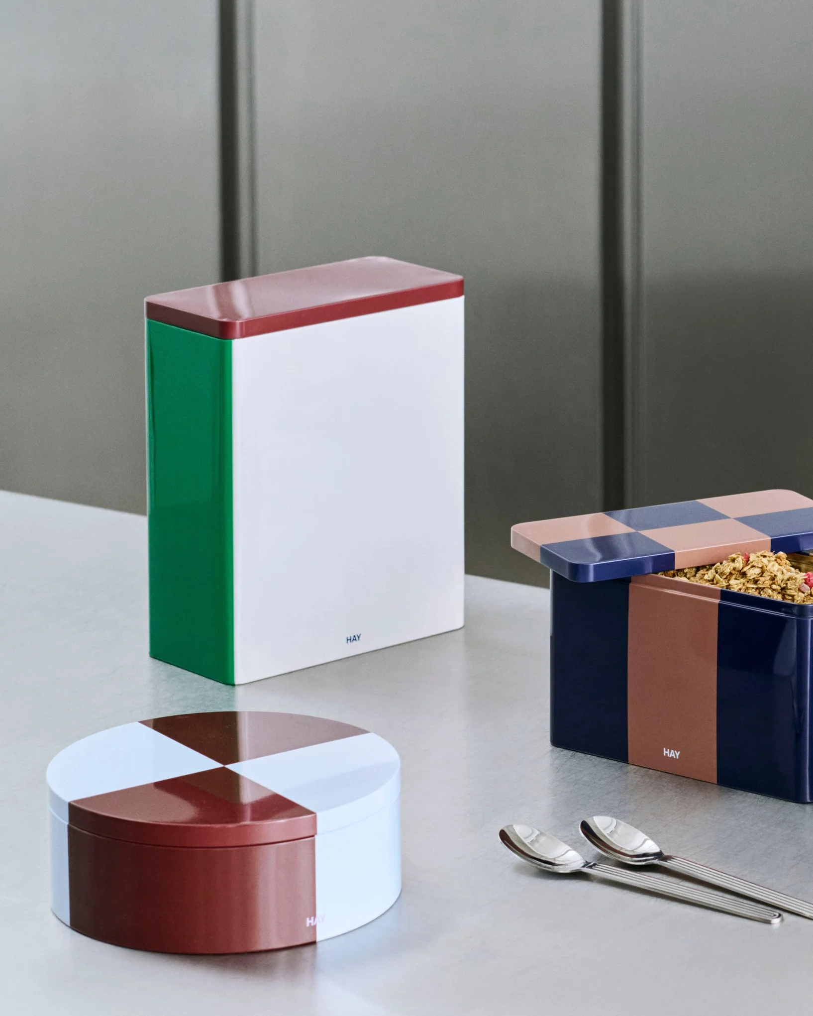 XL Tin Container - Burgundy & Green - Image 2