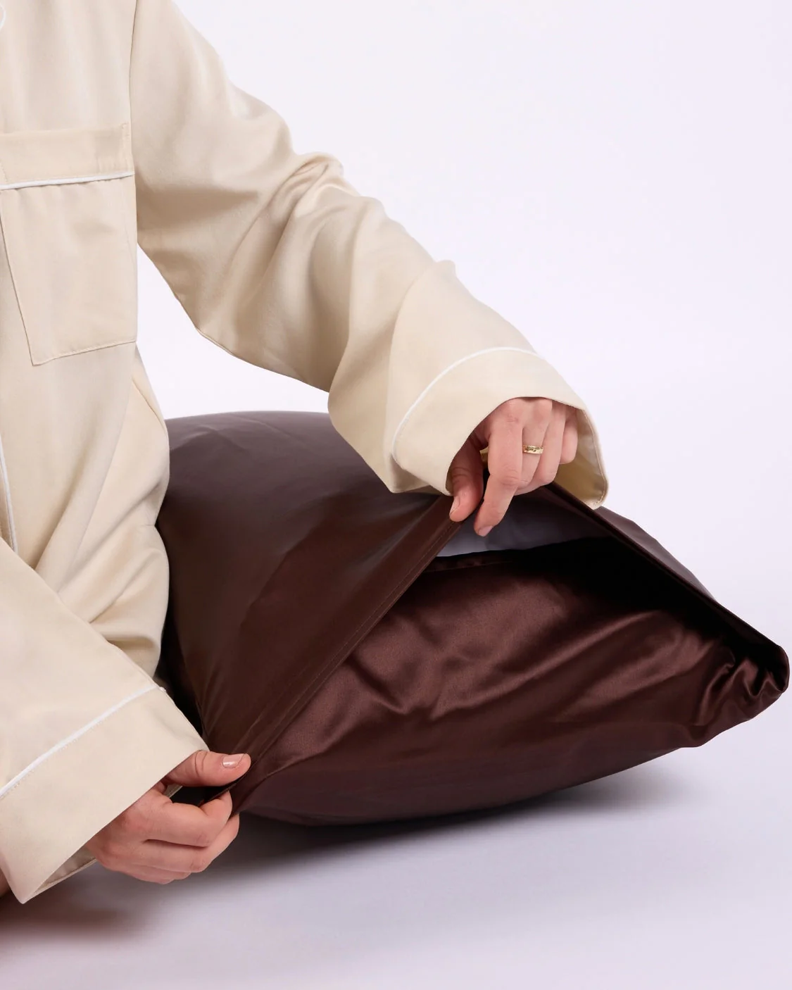 Silk Pillowcase - Cocoa - Image 3