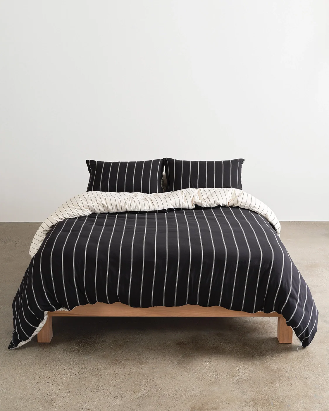 Versa Duvet Cover - Ink & Snow
