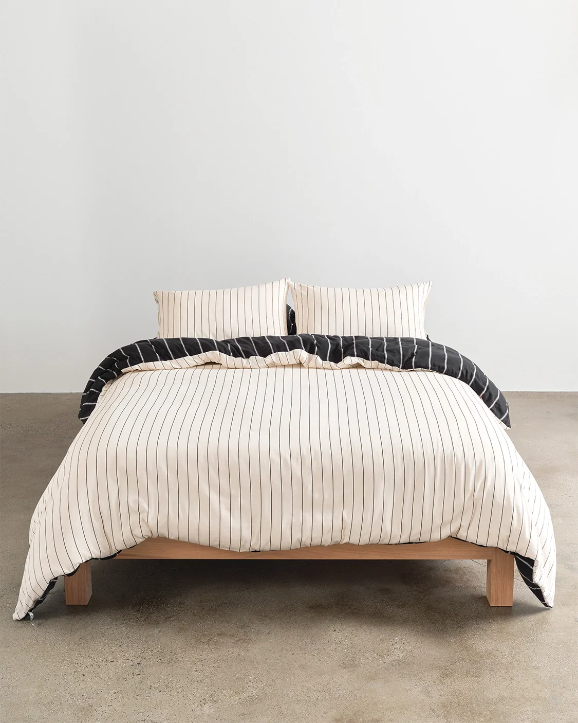 Versa Duvet Cover - Ink & Snow - Image 4