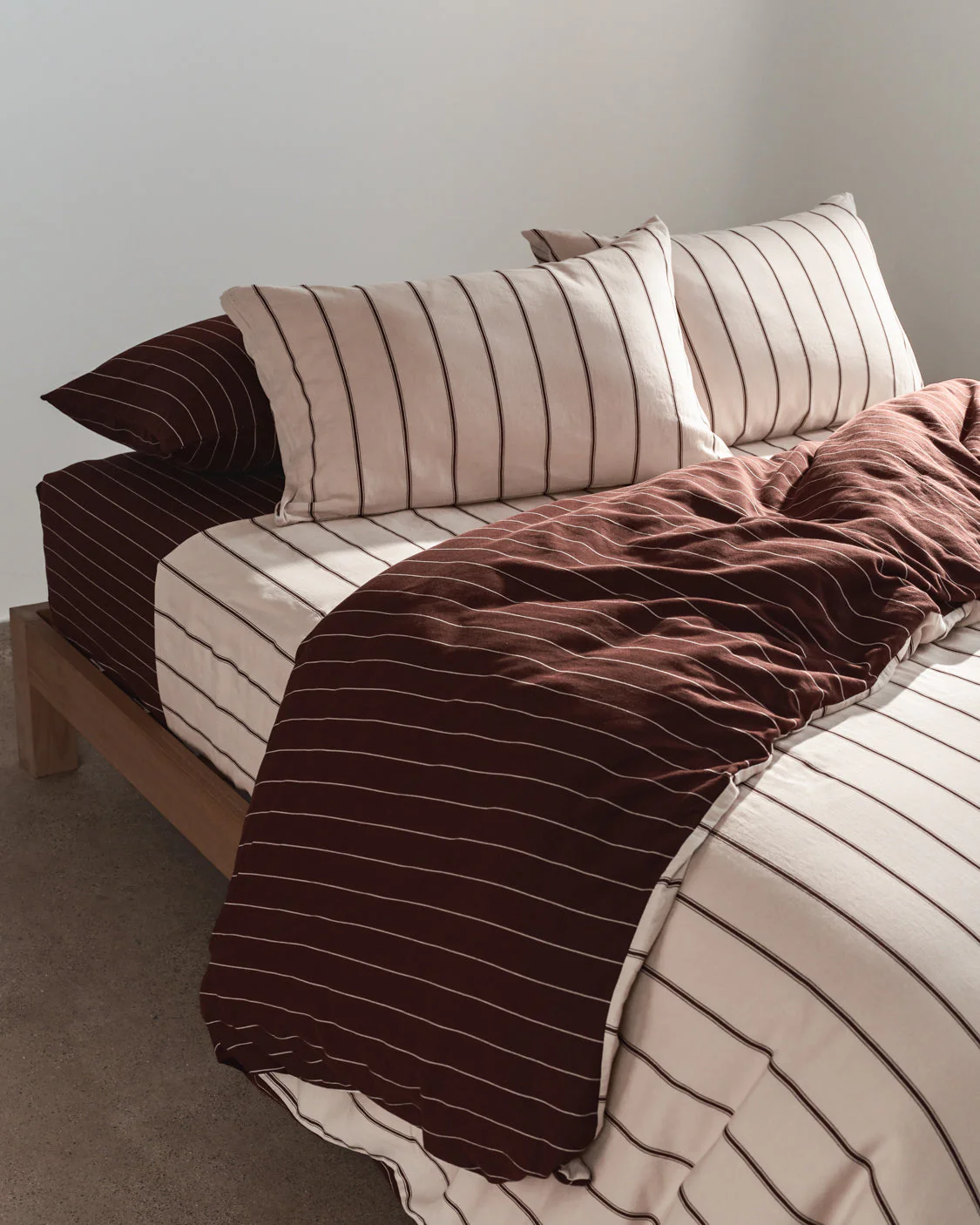 Versa Duvet Cover - Vanilla & Mahogany - Image 2