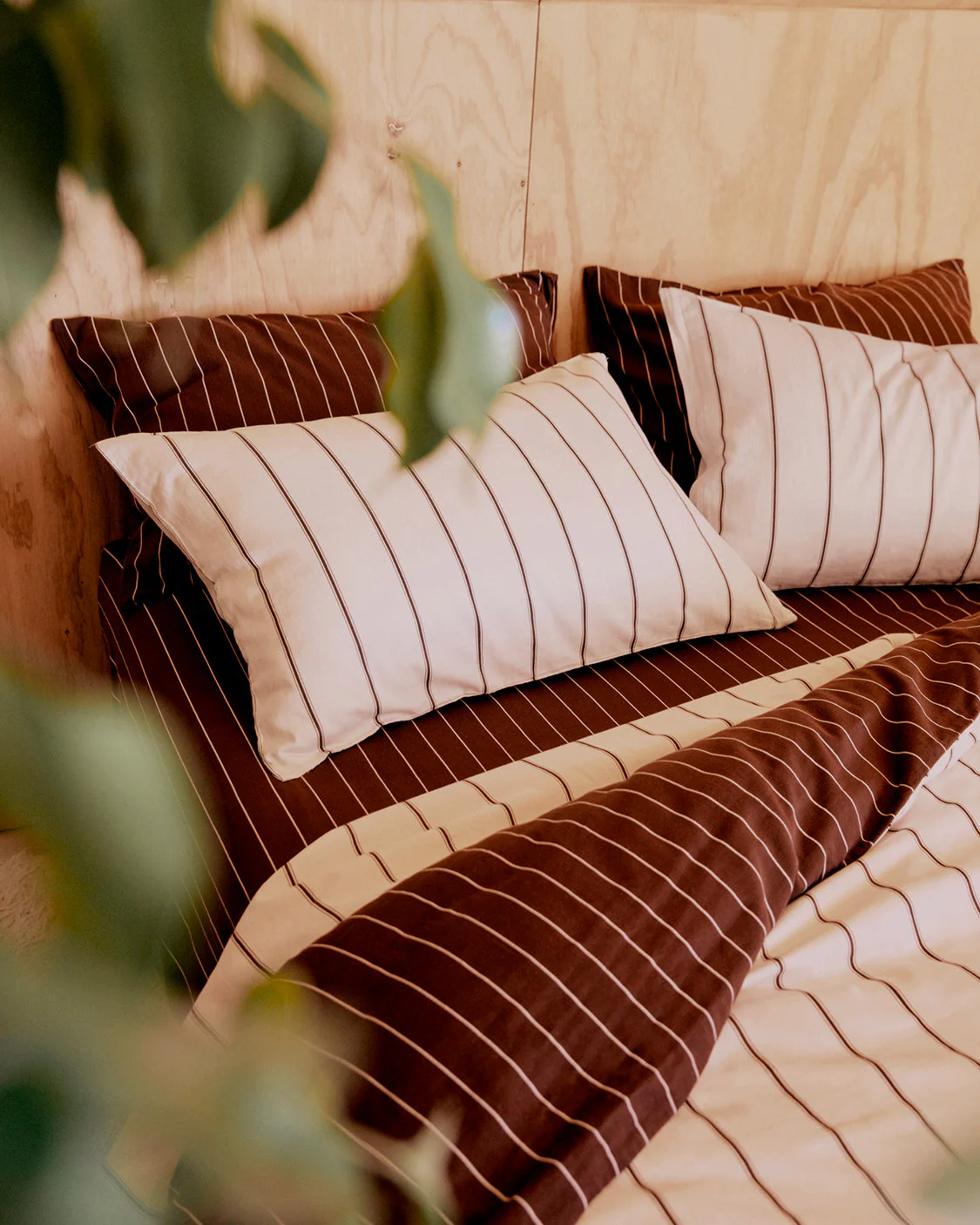 Versa Duvet Cover - Vanilla & Mahogany - Image 5