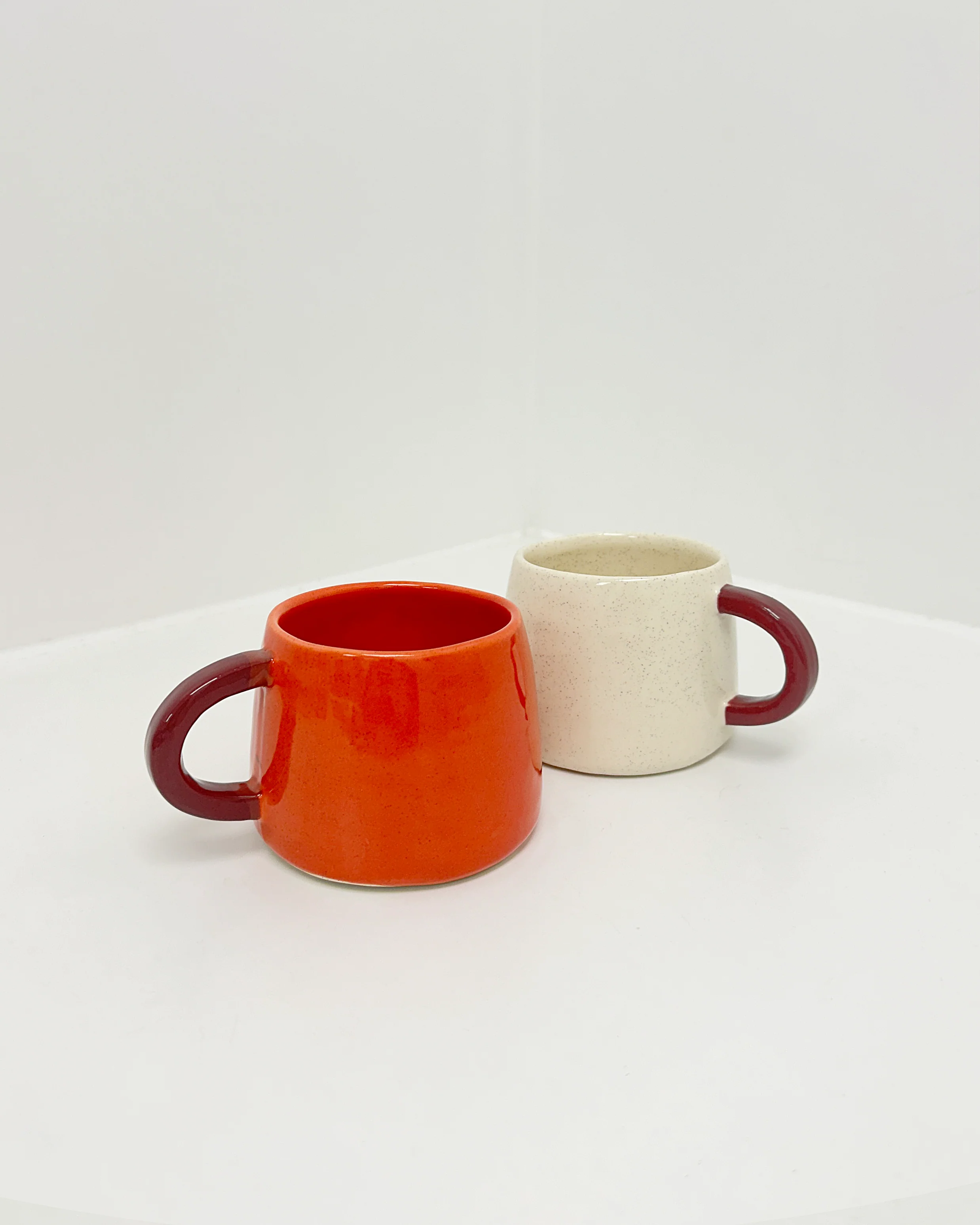 Tomato & Plum Tapered Mug - Image 4