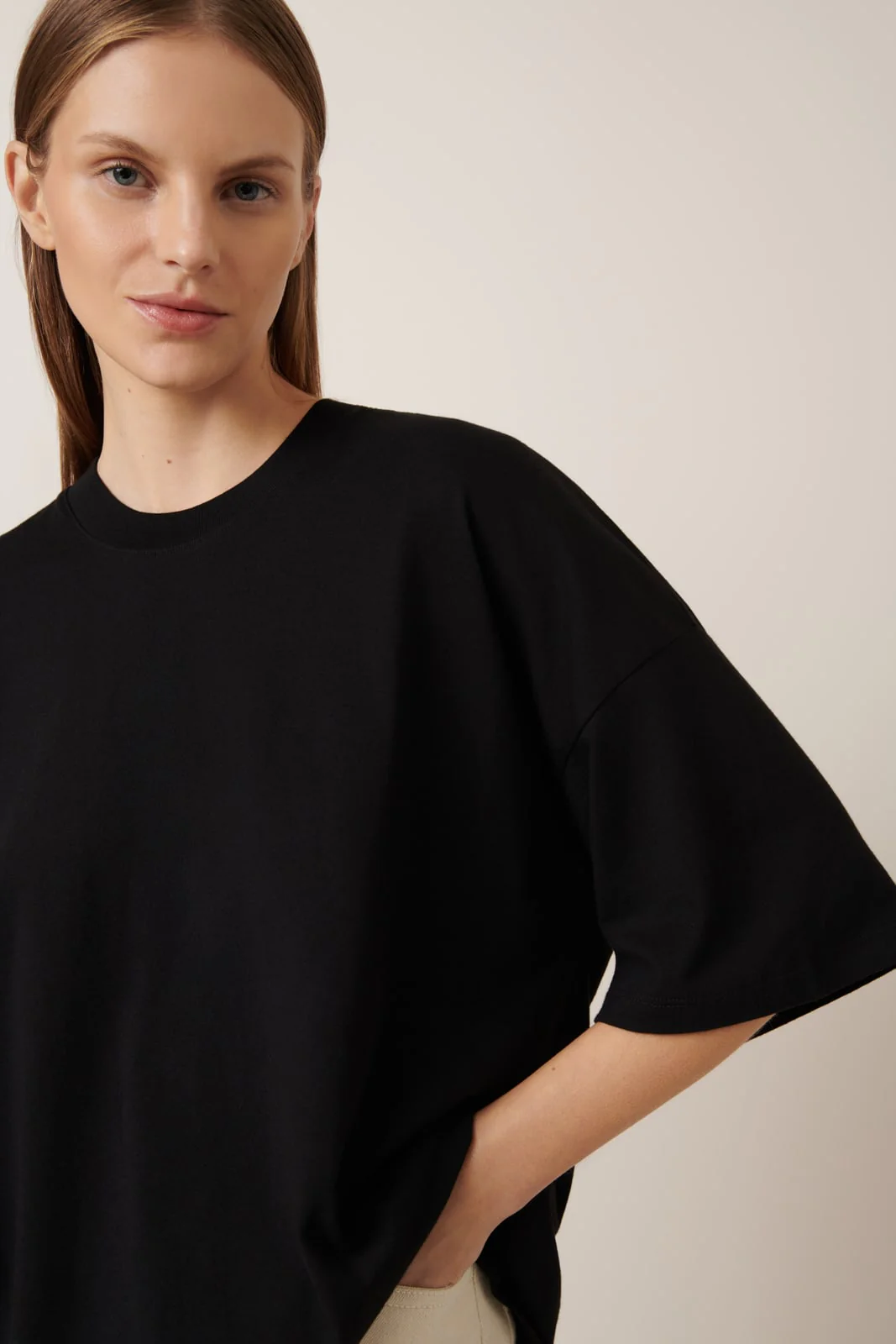 Oversized Boxy Tee - Black - Image 4