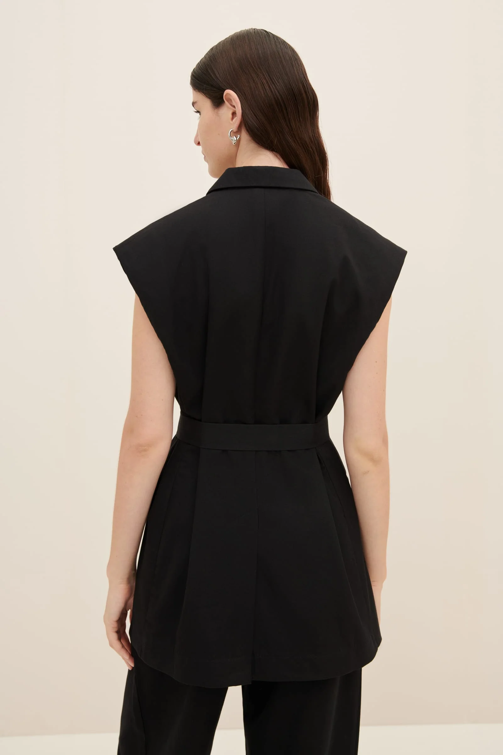 Lena Sleeveless Blazer - Image 11