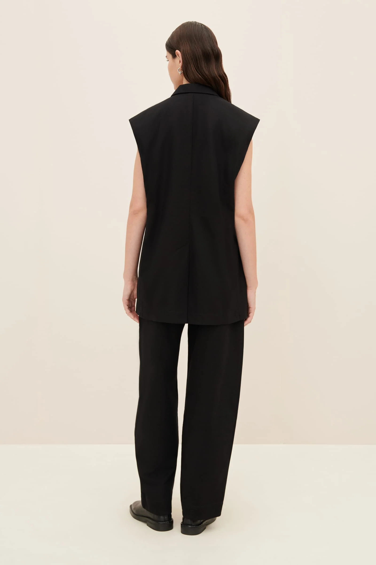 Lena Sleeveless Blazer - Image 12