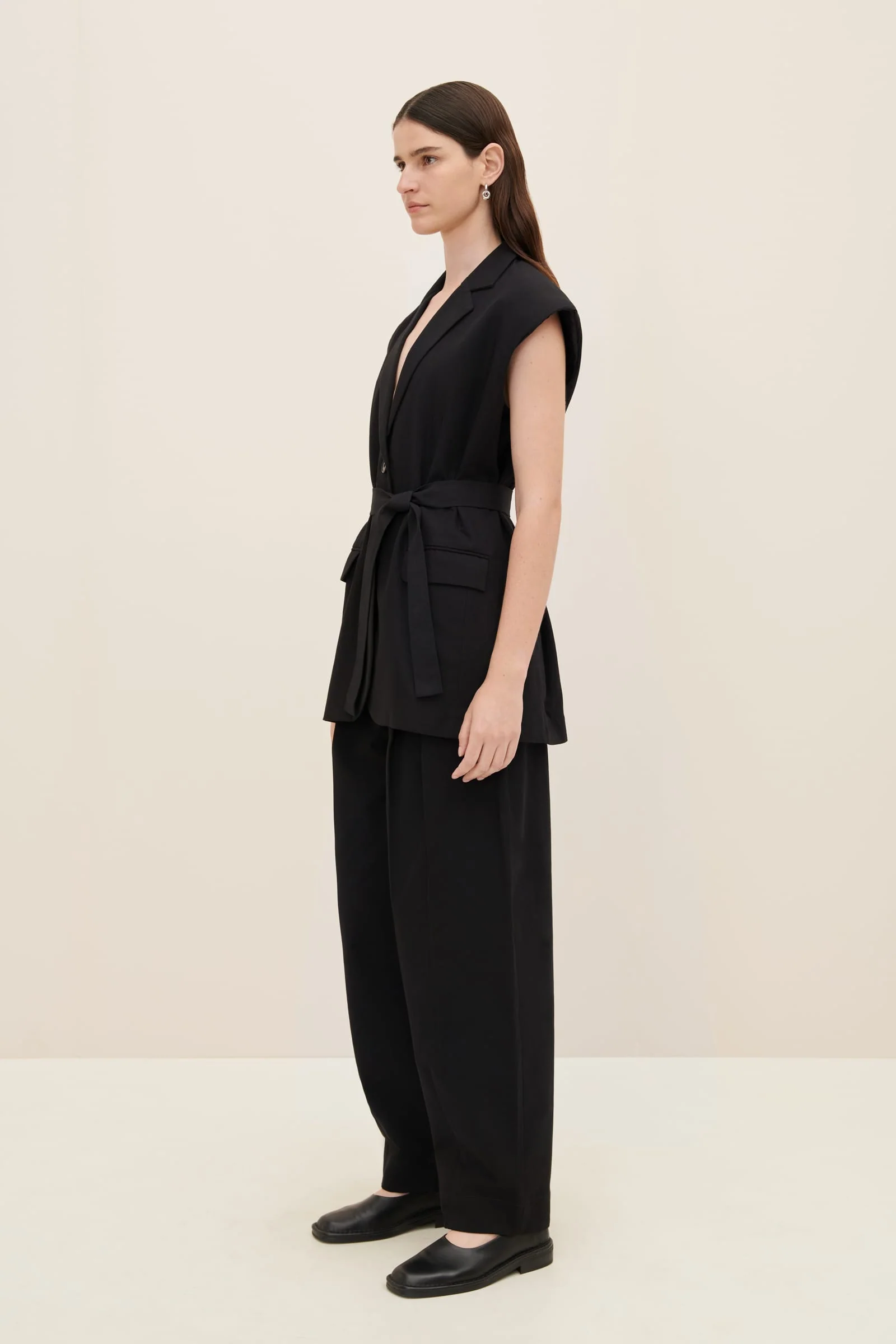 Lena Sleeveless Blazer - Image 8
