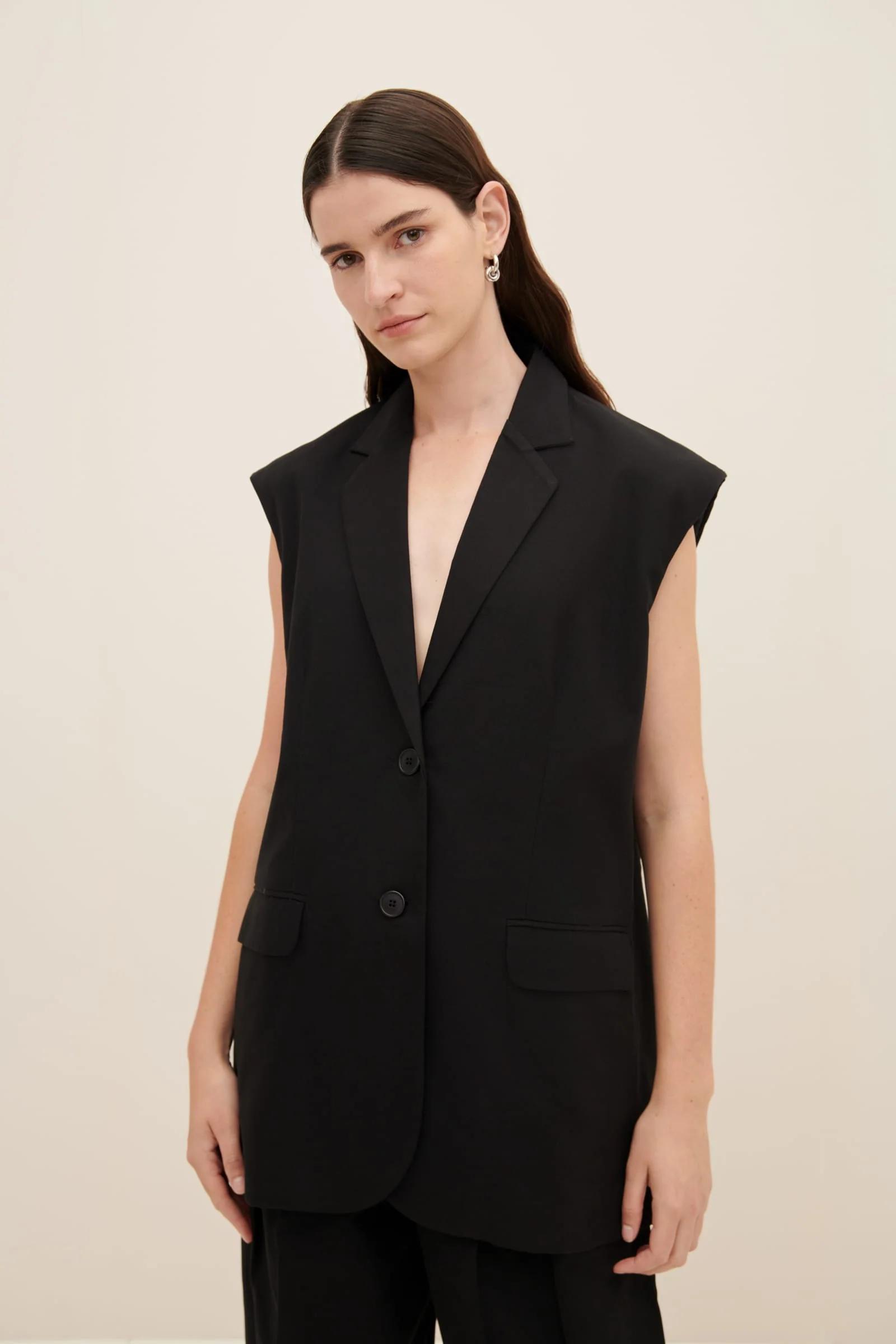 Lena Sleeveless Blazer - Image 9