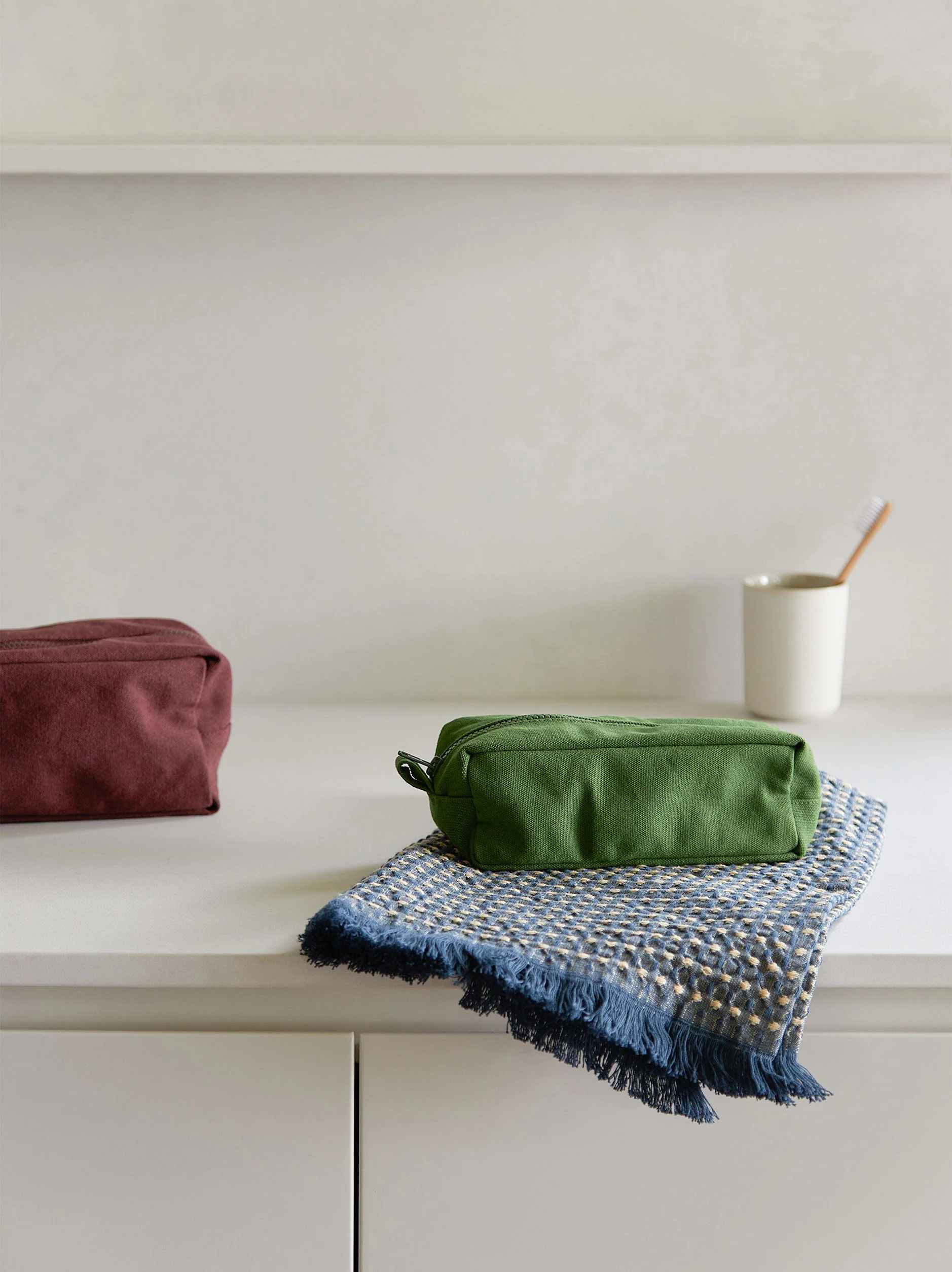 Marlo Contrast Wash Bag - Spirulina - Image 4