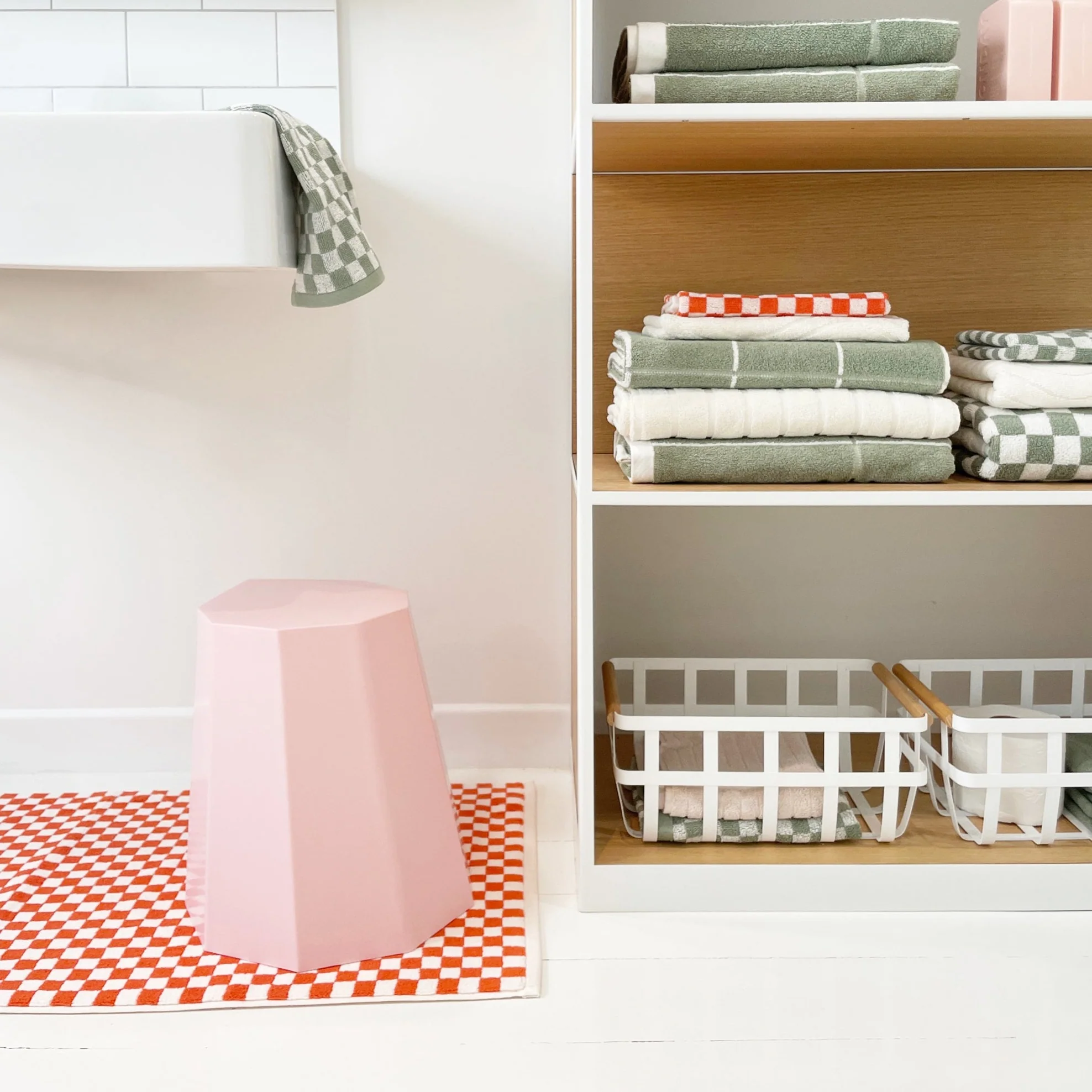 Mini Arnoldino Stool - Pink - Image 2