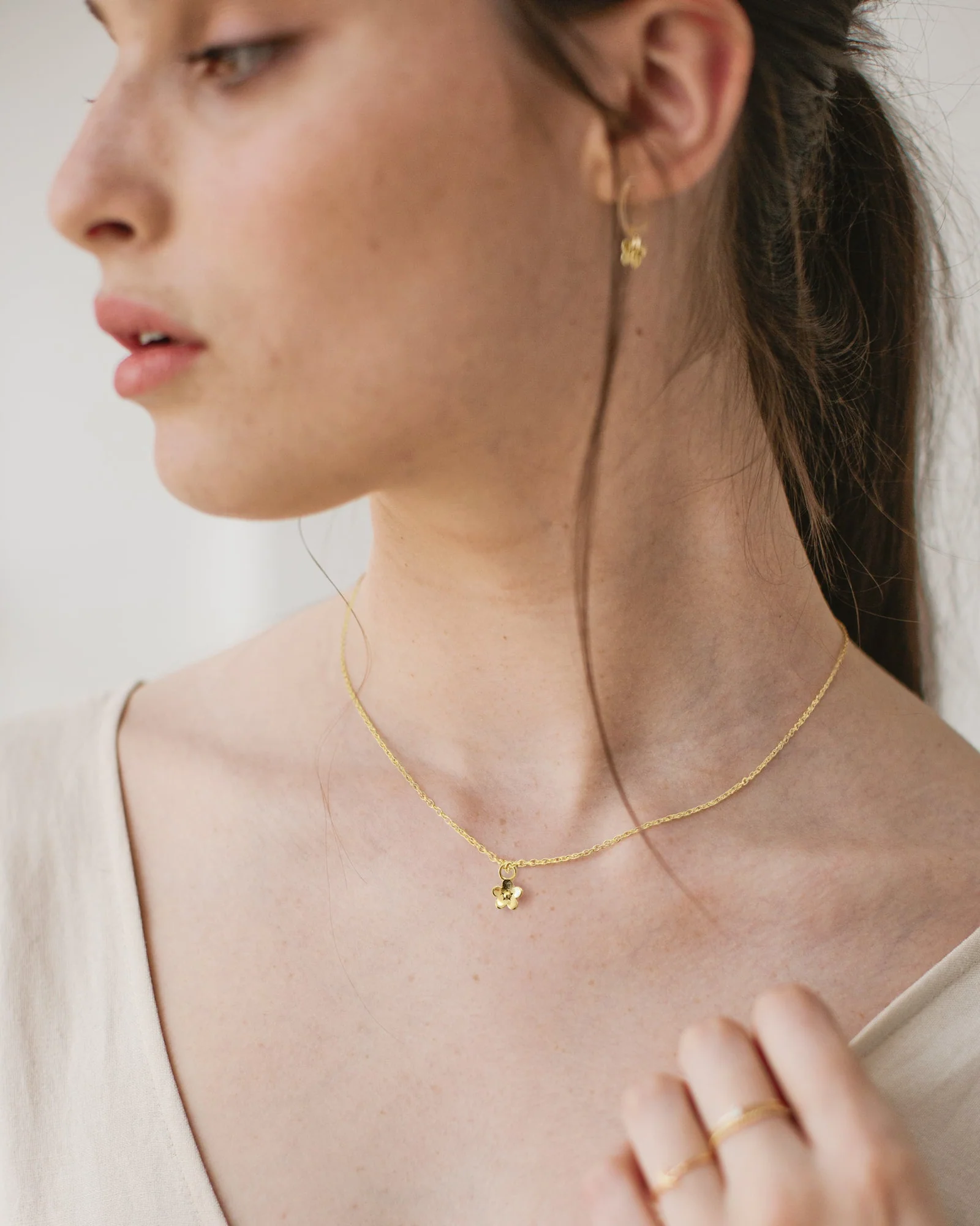 Daisy Day Necklace - Image 4