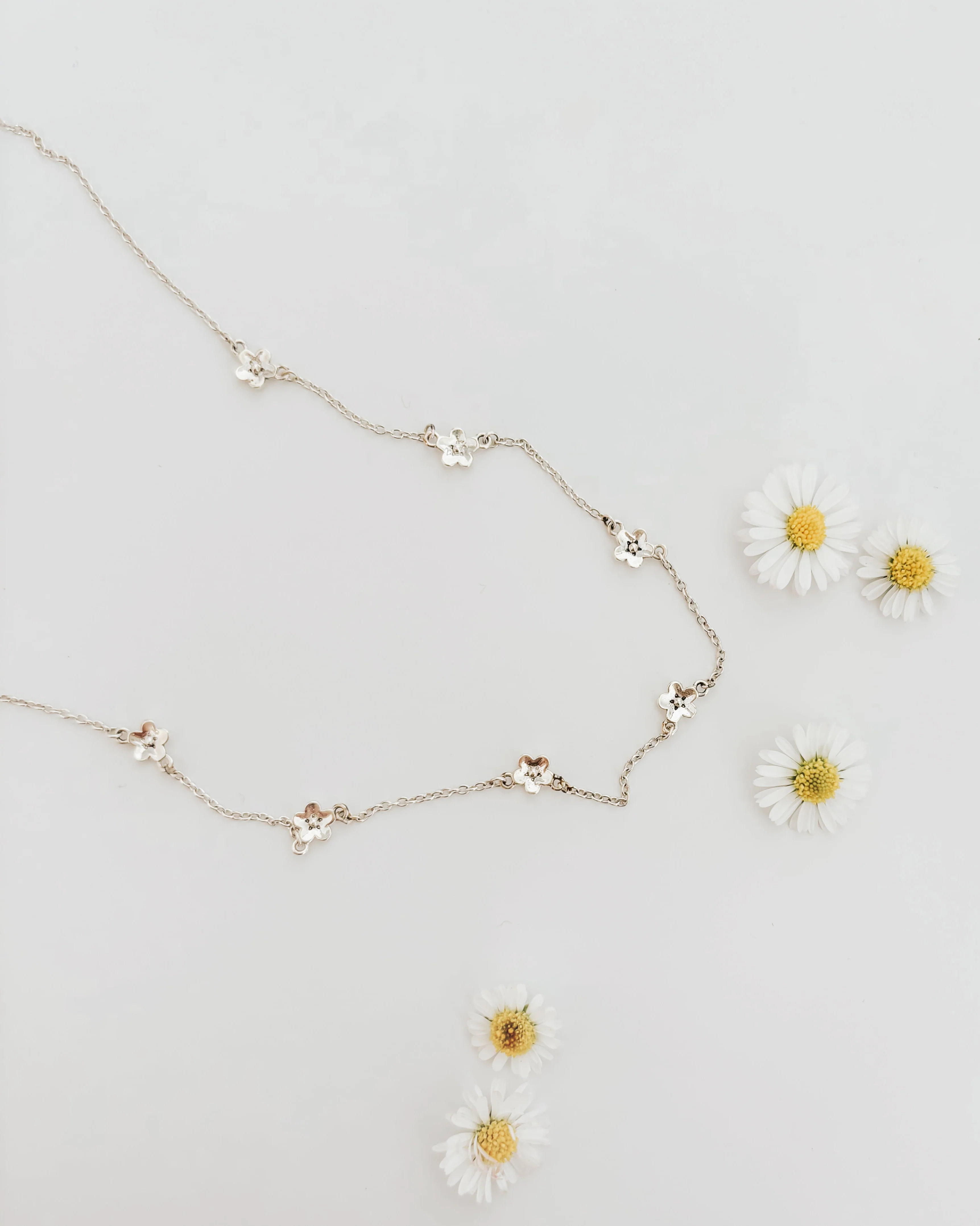 Daisy Chain Necklace