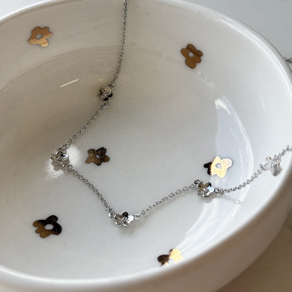 Daisy Chain Necklace - Image 2