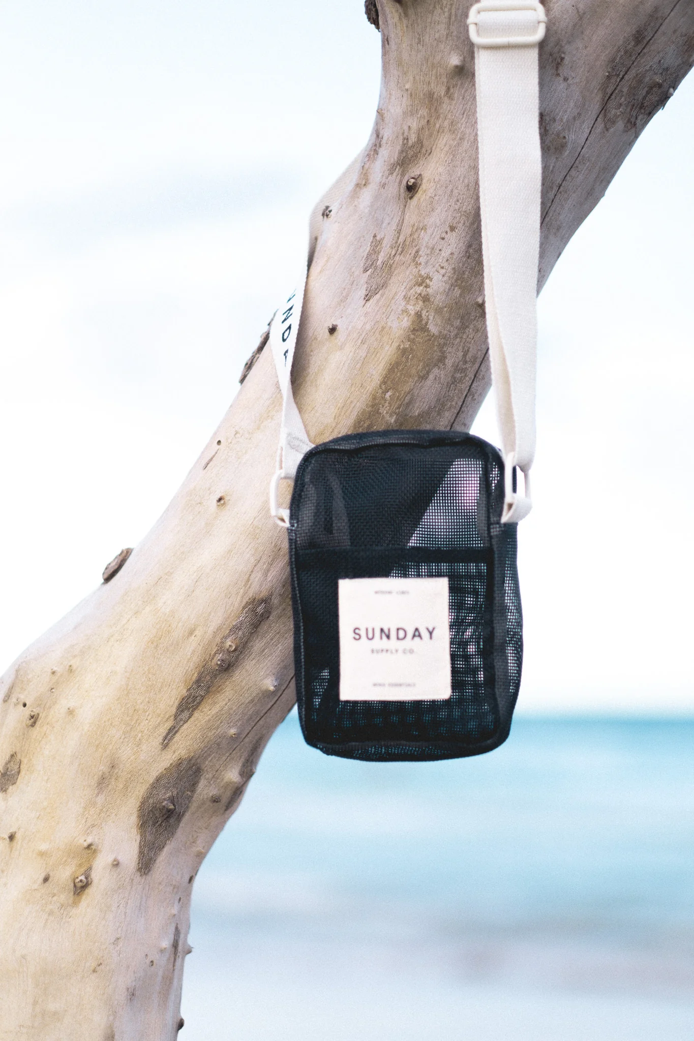 Black Rock Mesh Crossbody Bag - Image 4