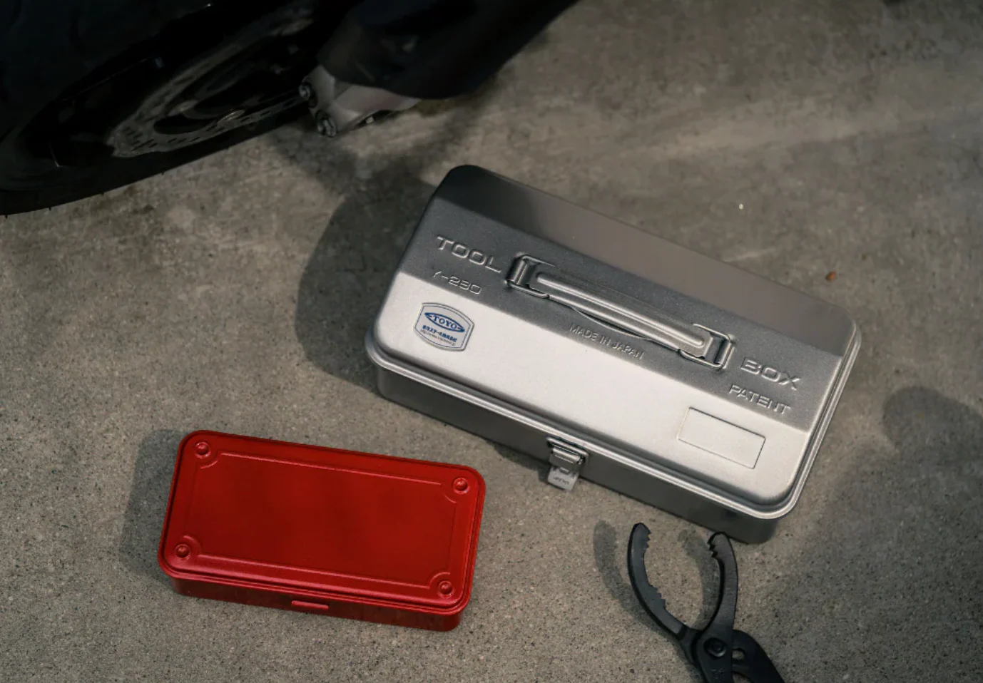 Camber-Top Toolbox - Silver - Image 3
