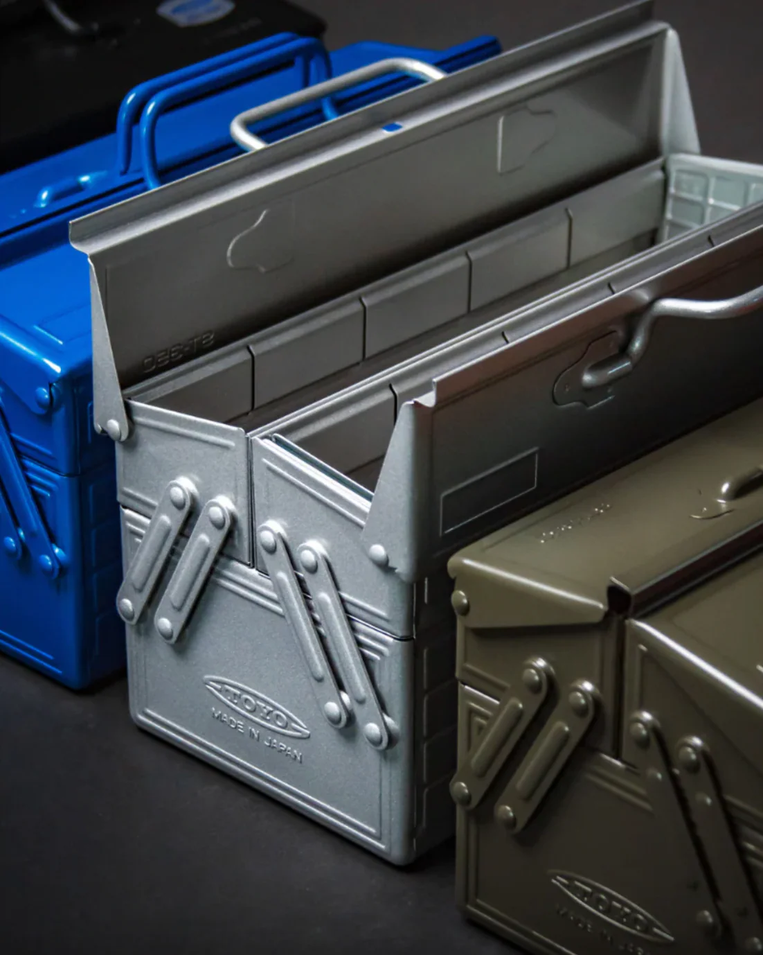 Cantilever Toolbox - Silver - Image 2
