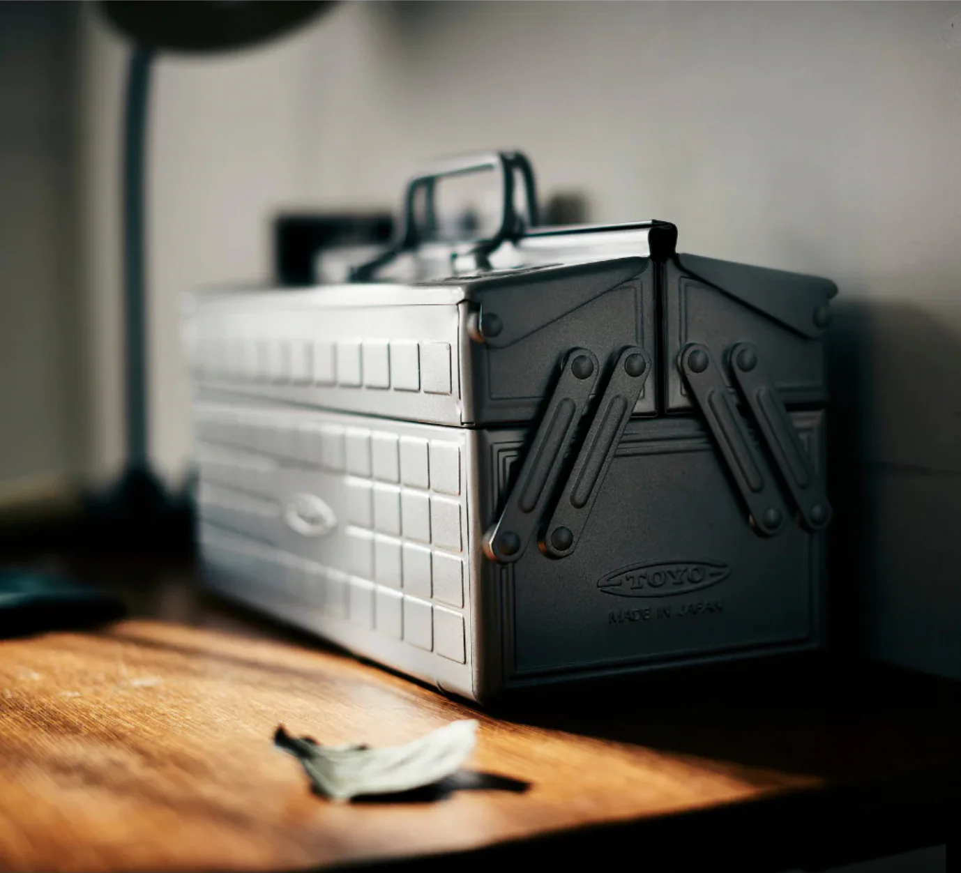 Cantilever Toolbox - Silver - Image 4