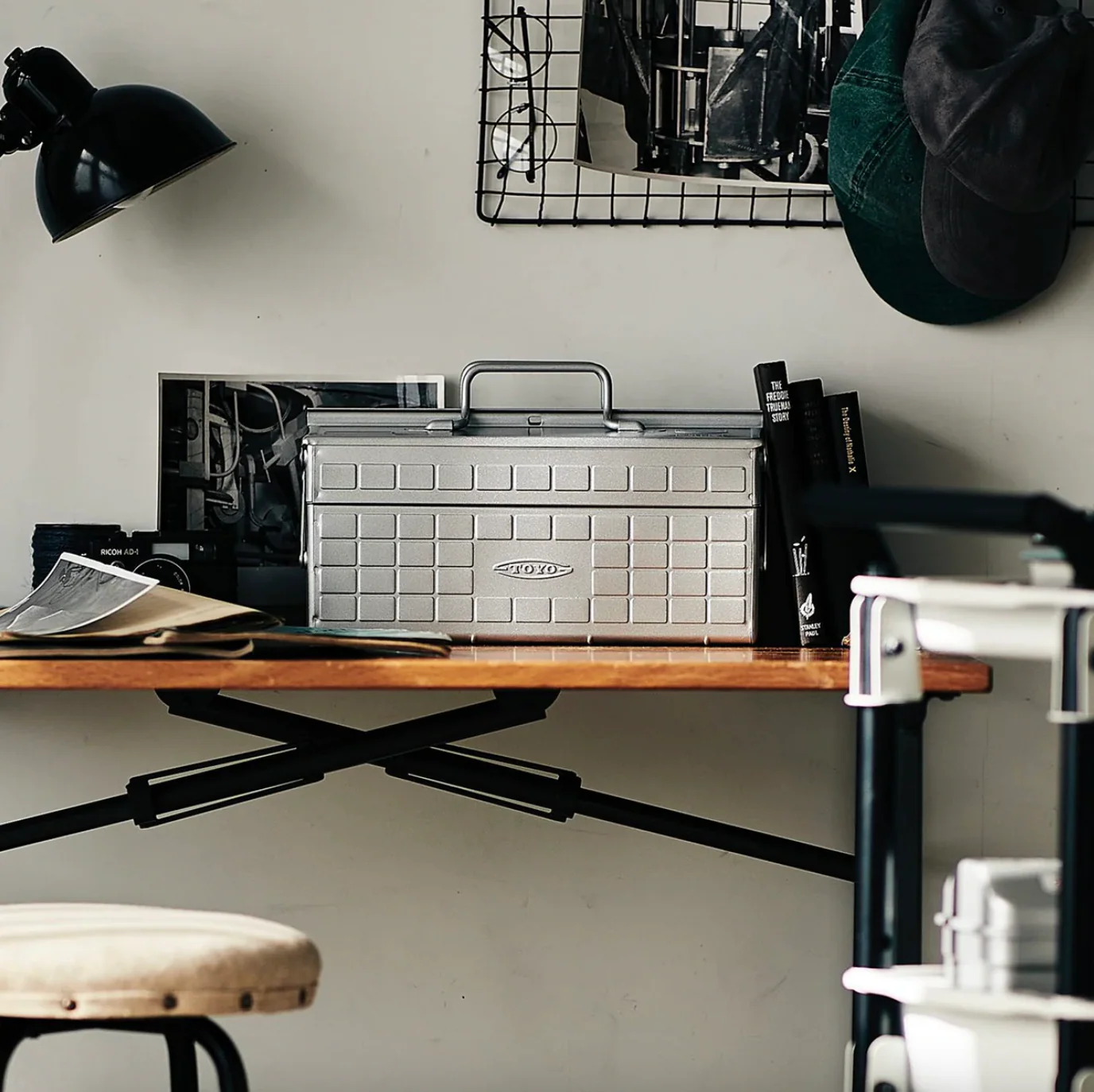 Cantilever Toolbox - Silver - Image 5