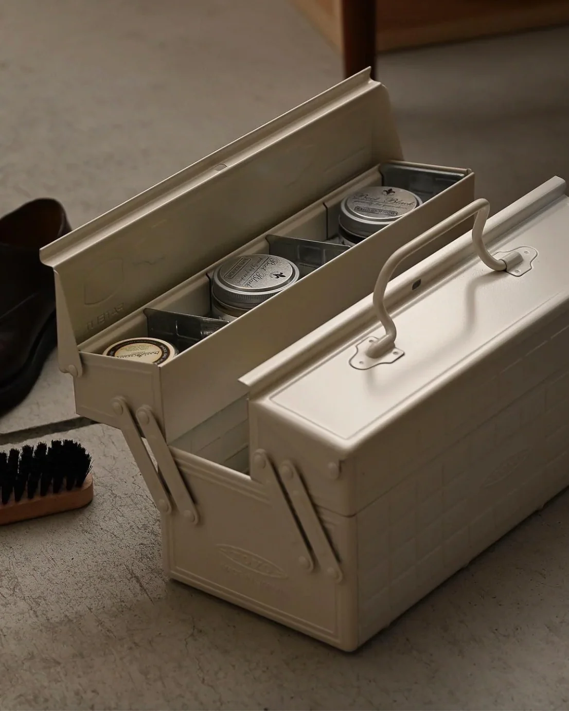 Cantilever Toolbox - White - Image 3