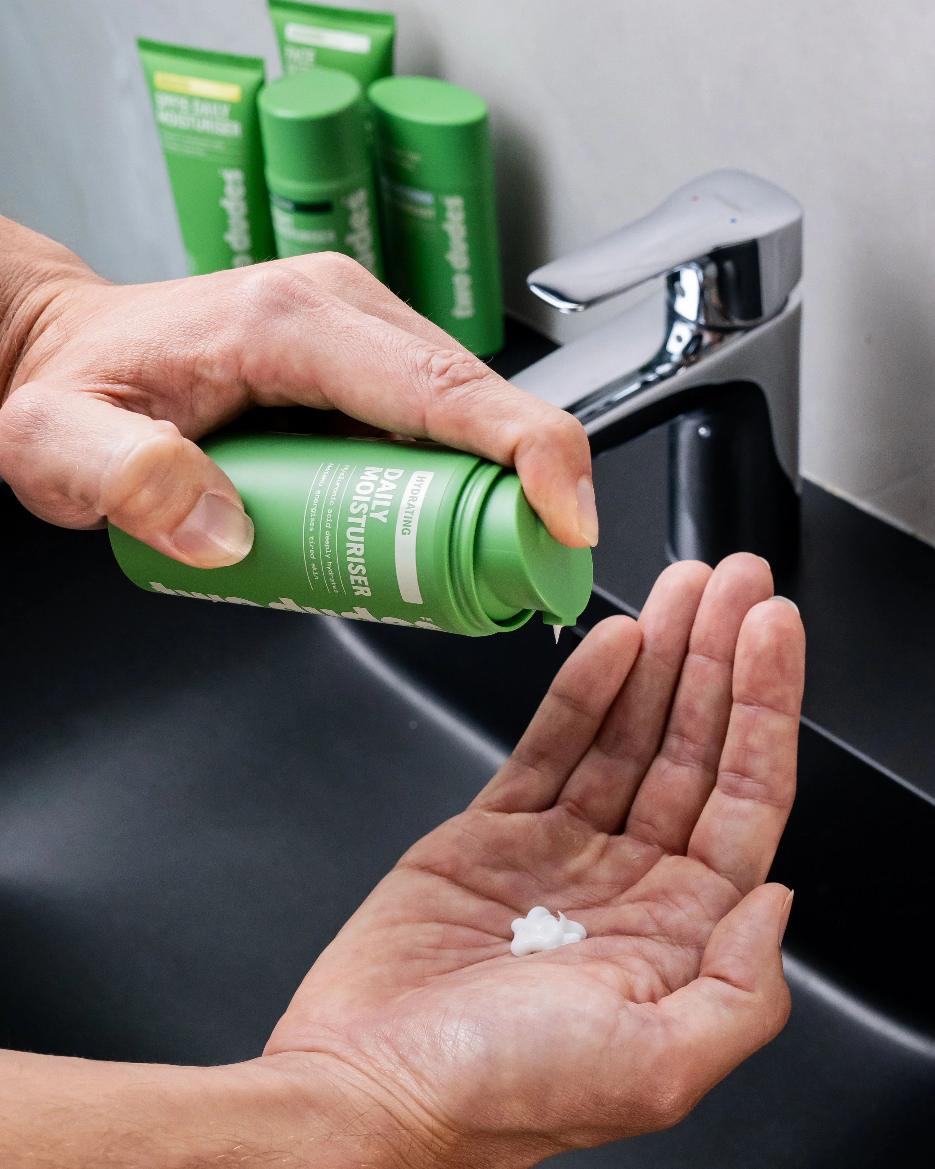 Hydrating Daily Moisturiser - Image 2